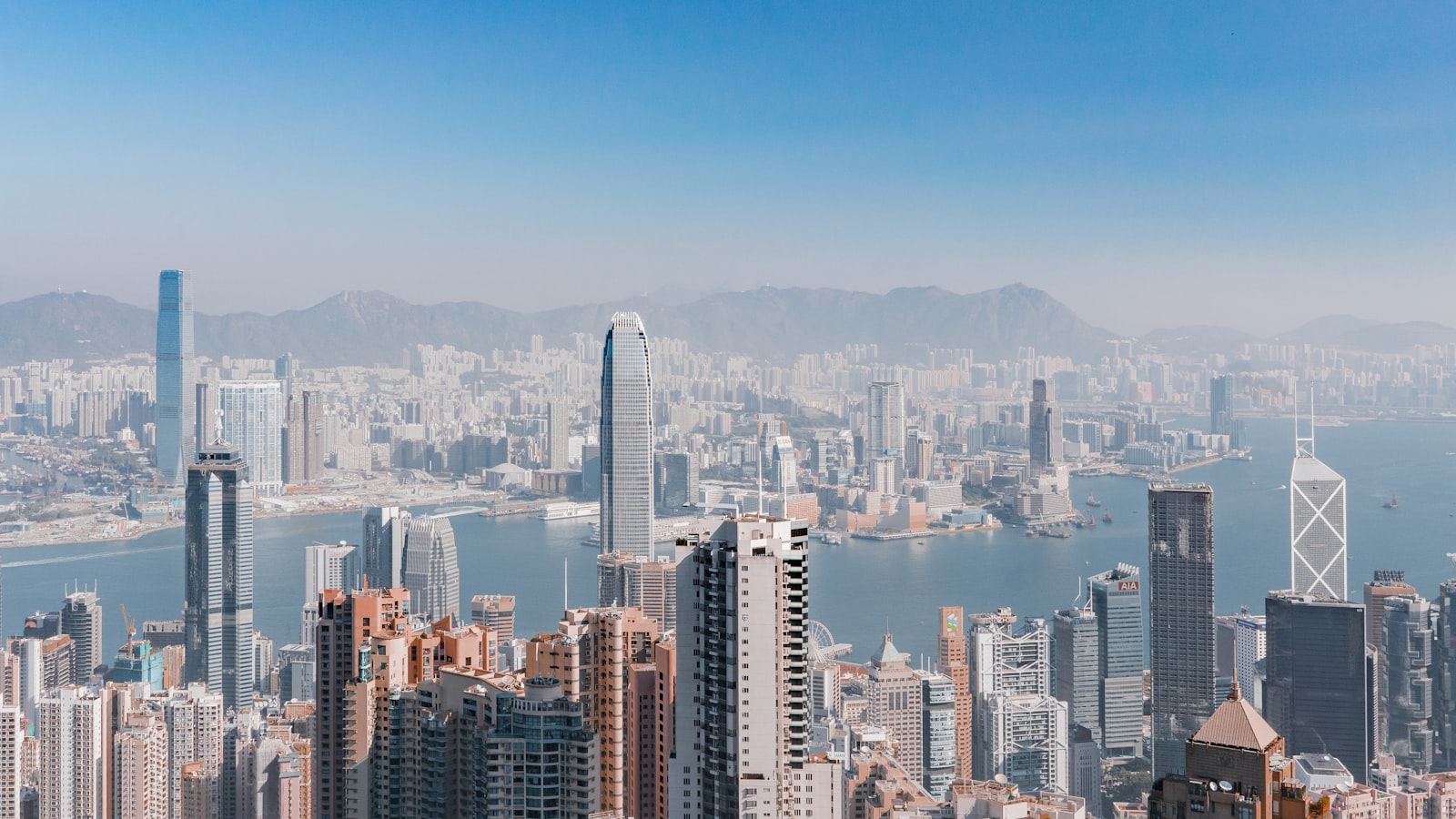 香港移民五大方式详解:专才、优才、高才、进修与投资怎么选?